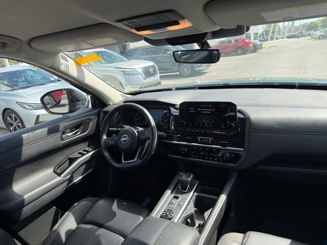 Used 2023 Nissan Pathfinder SL AWD/4WD image 22