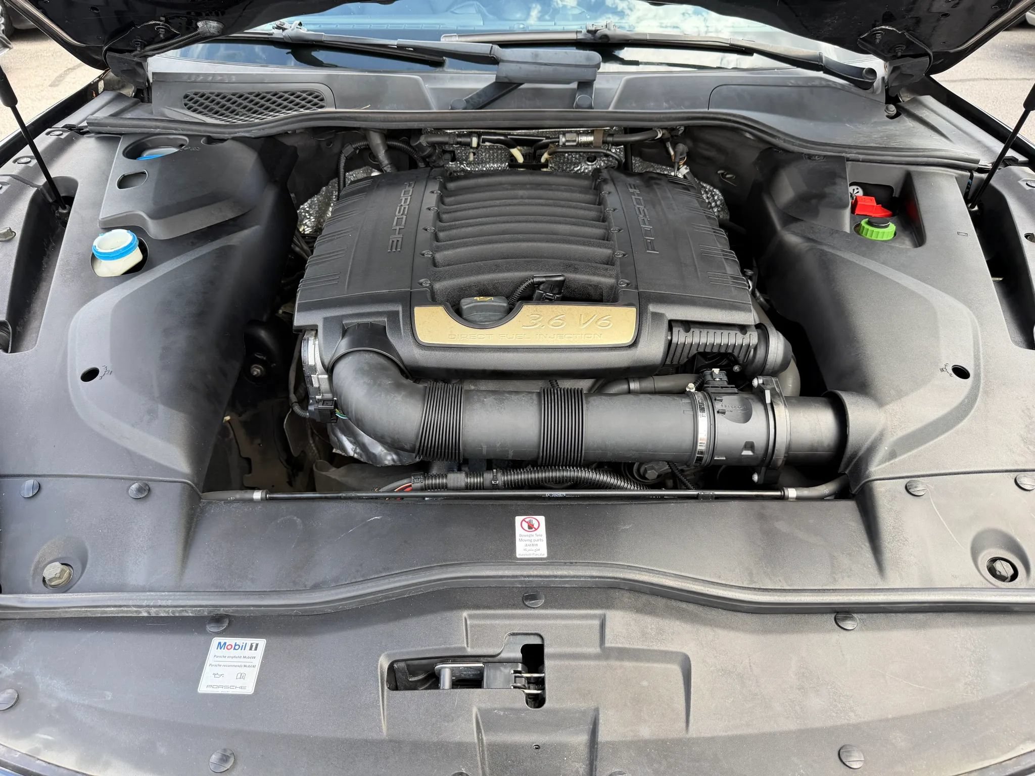 Used 2017 Porsche Cayenne AWD/4WD image 34