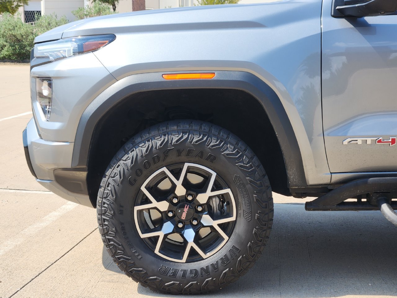Used 2024 GMC Canyon AT4X AWD/4WD image 5