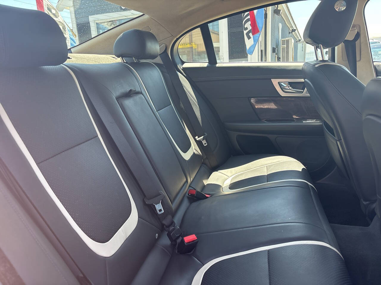 Used 2012 Jaguar XF Portfolio RWD image 29