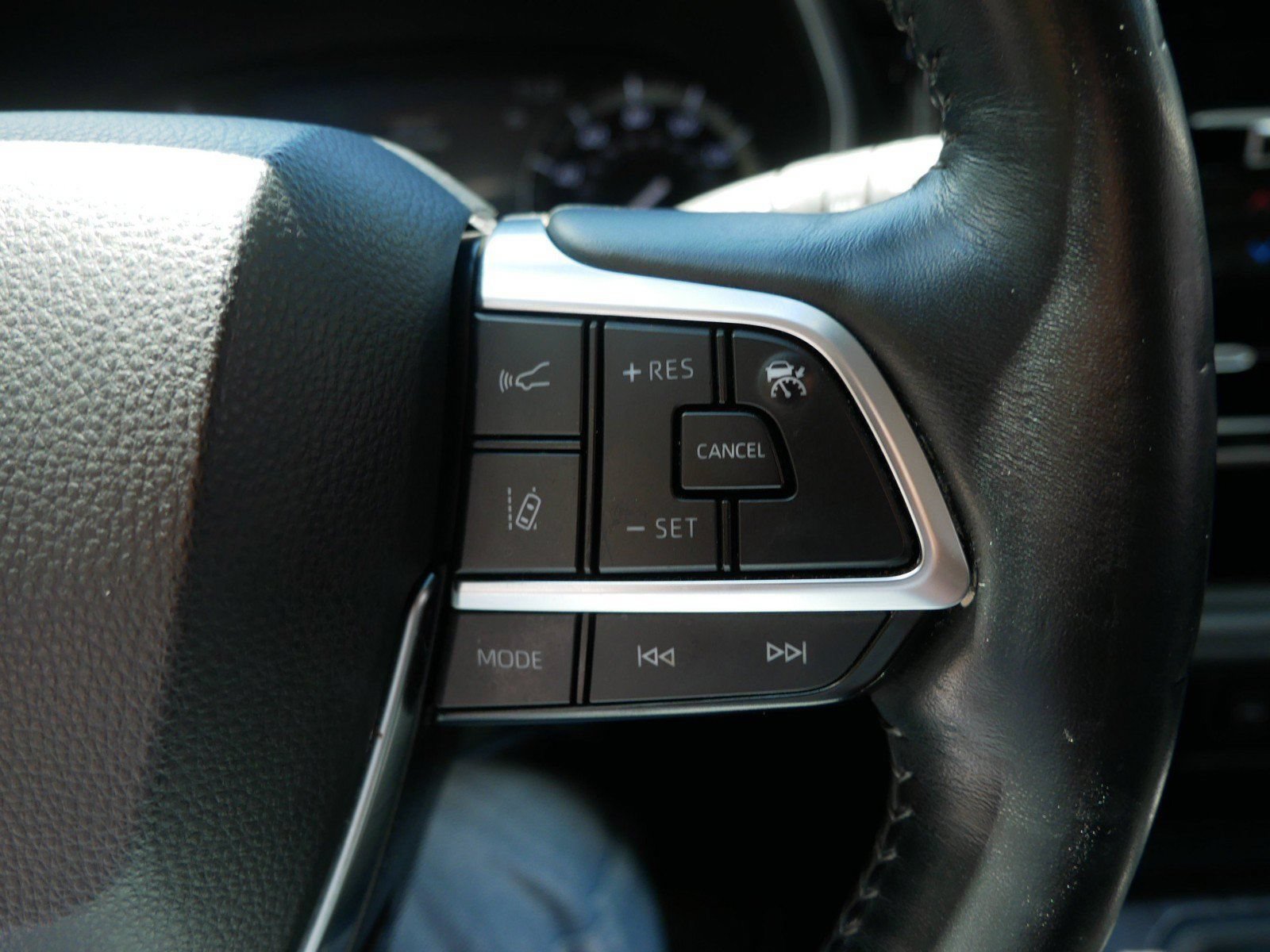 Used 2020 Toyota Highlander Limited AWD/4WD image 24