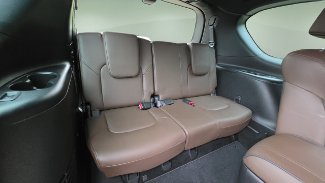 Used 2023 Nissan Armada Platinum w/ Captain's Chairs Package AWD/4WD image 23