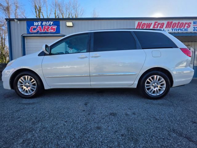 Used 2010 Toyota Sienna image 8