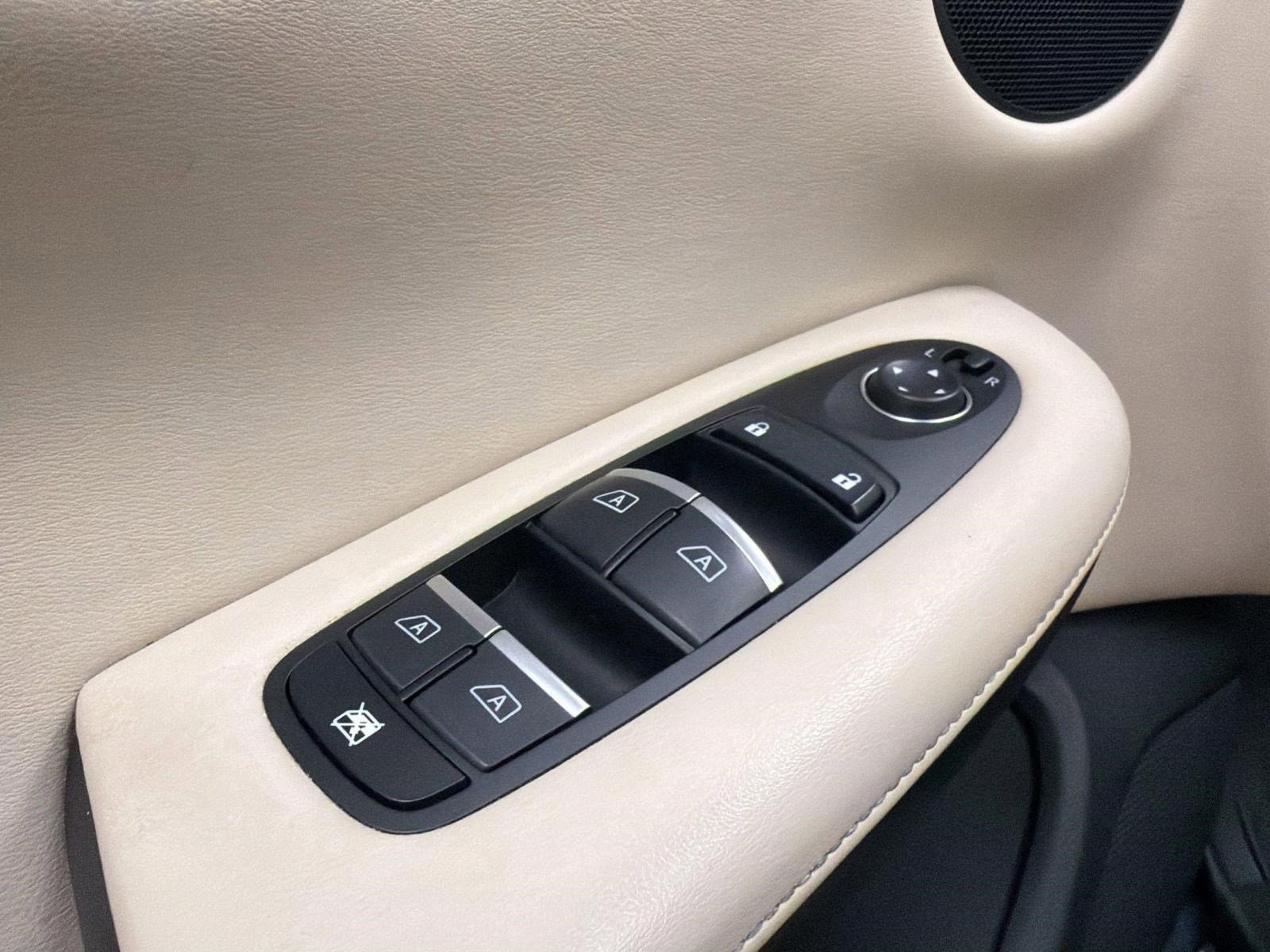 Used 2020 INFINITI QX50 Luxe w/ Cargo Package AWD/4WD image 12