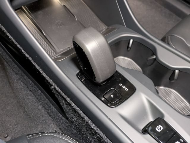 New 2026 Volvo XC40 B4 Core w/ Protection Package FWD image 20