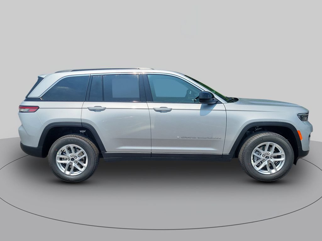 New 2026 Jeep Grand Cherokee Laredo X RWD image 3