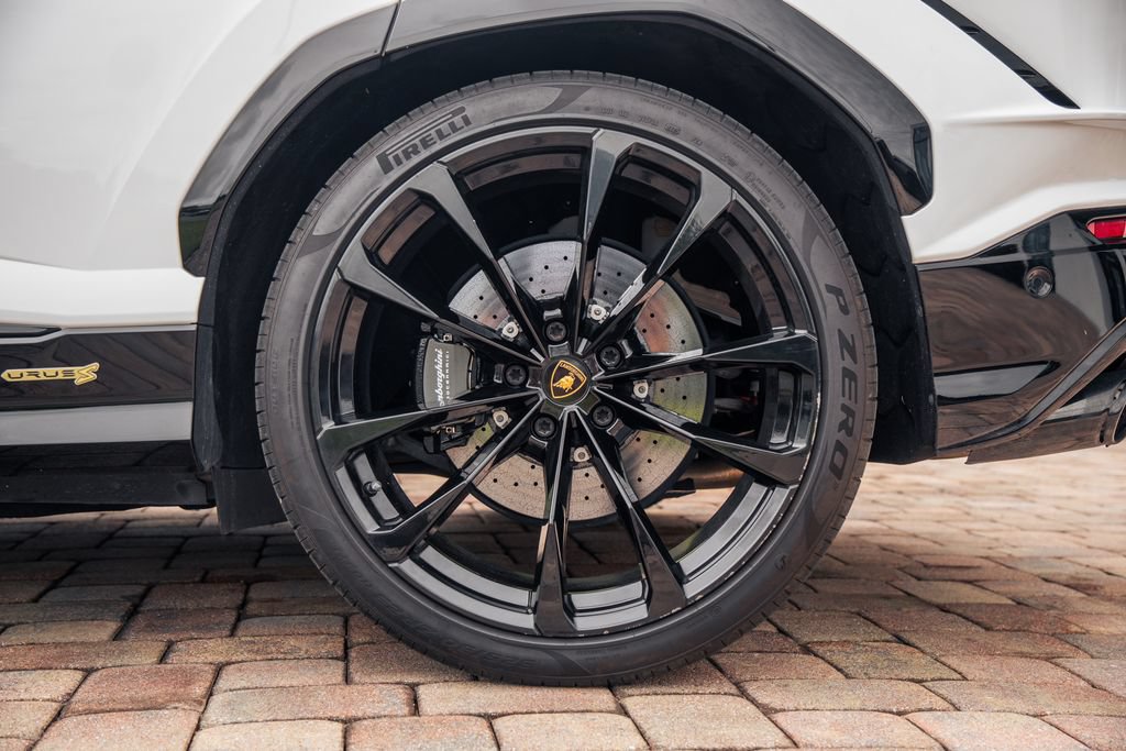 Used 2024 Lamborghini Urus S AWD/4WD image 17