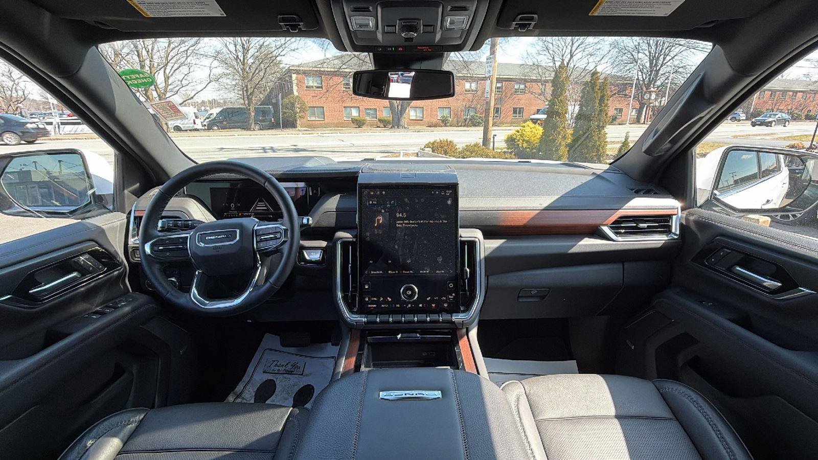 Used 2025 GMC Yukon XL Denali image 36