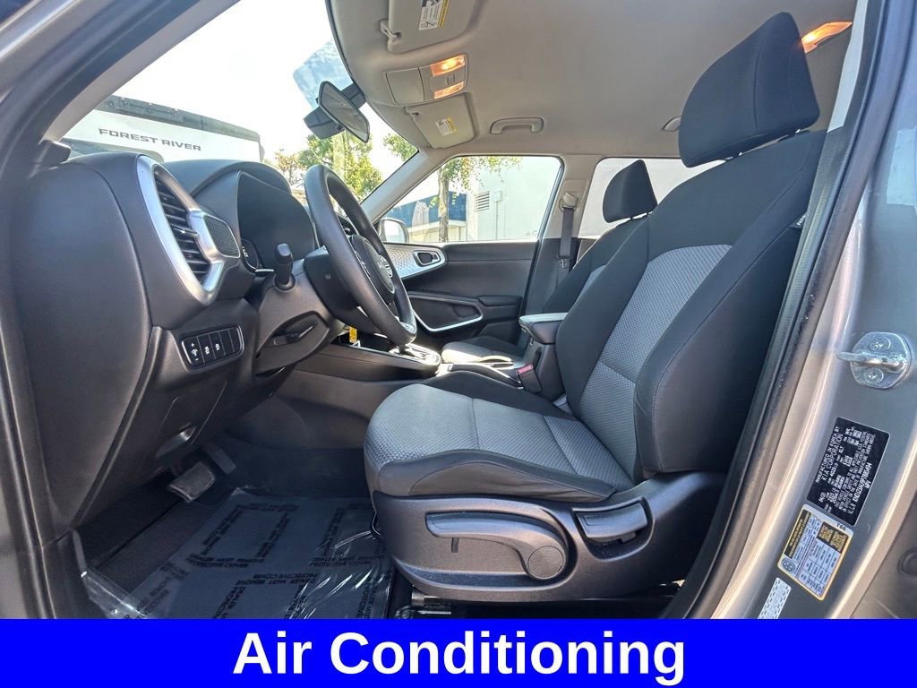 Used 2023 Kia Soul LX w/ Option Group 015 image 10