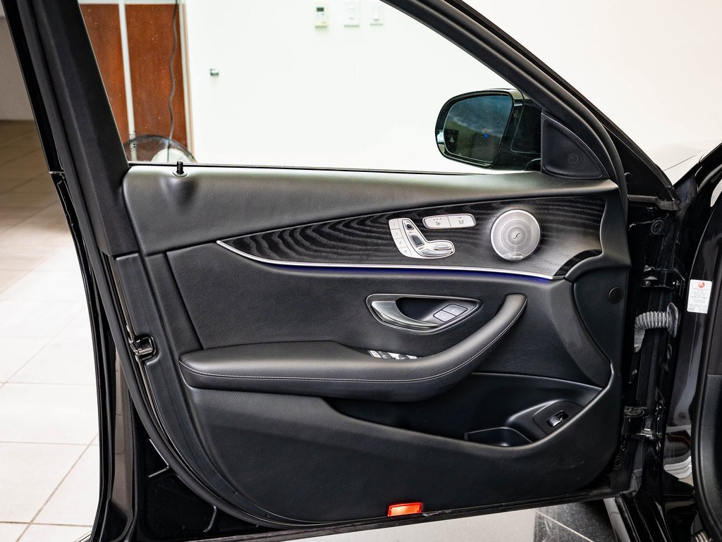 Used 2018 Mercedes-Benz E 400 4MATIC Sedan image 24