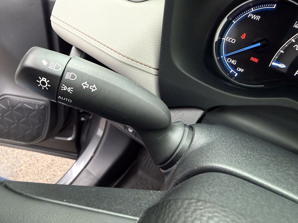 Used 2025 Toyota RAV4 XLE w/ Convenience Package AWD/4WD image 30