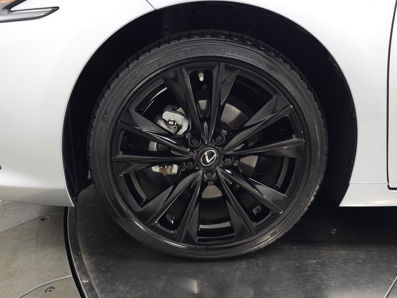 Certified 2025 Lexus ES 350 w/ Accessory Package (Z2) FWD image 12