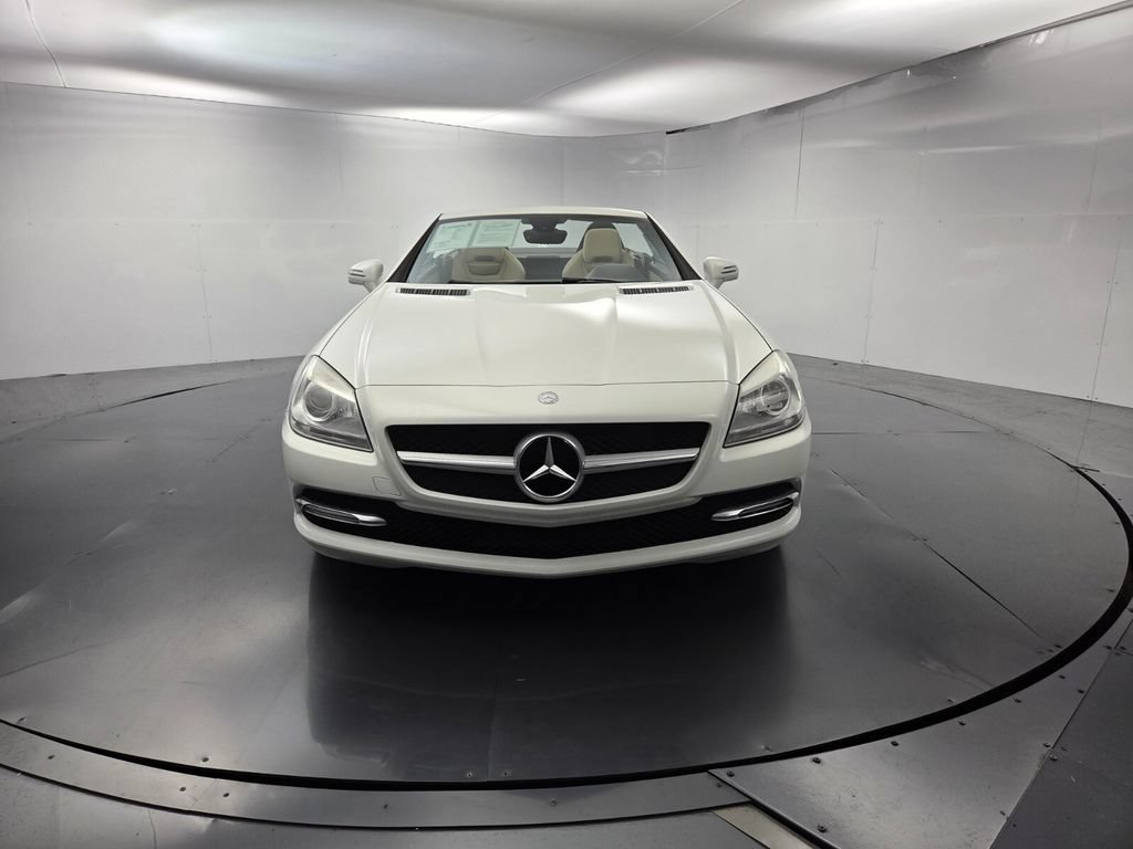 Used 2016 Mercedes-Benz SLK 300 image 3