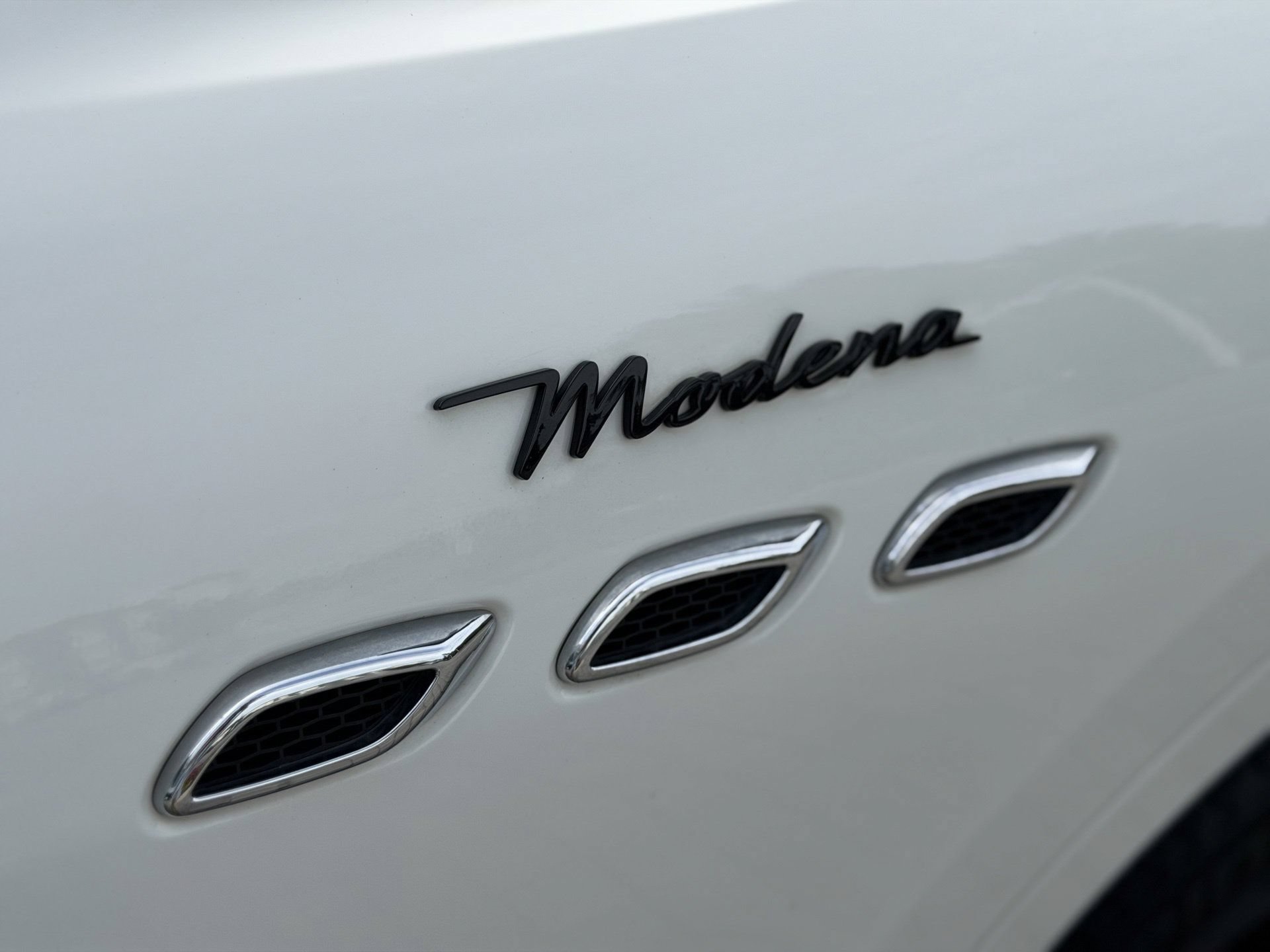 Used 2023 Maserati Levante Modena AWD/4WD image 19