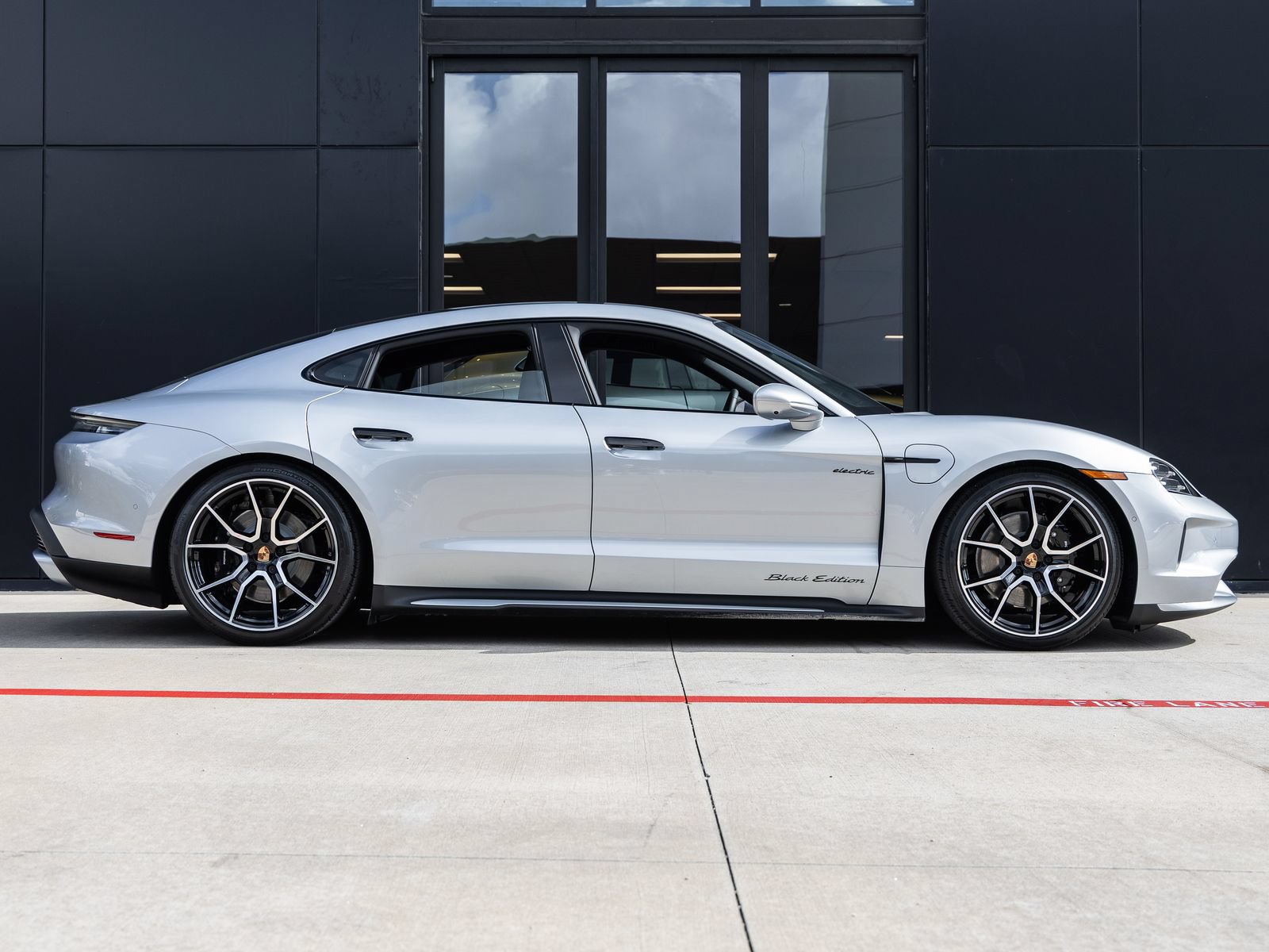 New 2026 Porsche Taycan AWD/4WD image 12