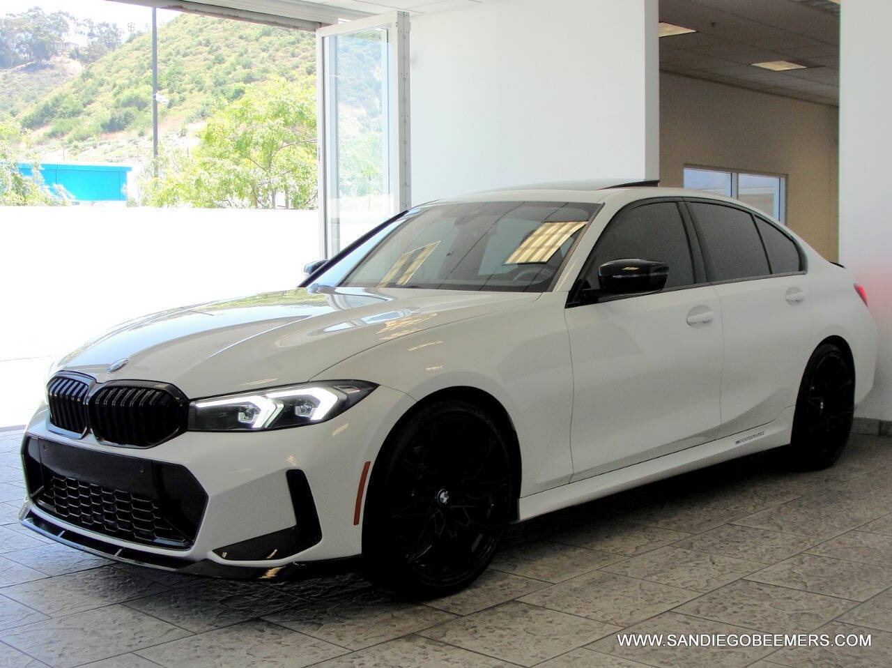 Used 2023 BMW 330i Sedan w/ M Sport Package RWD image 38