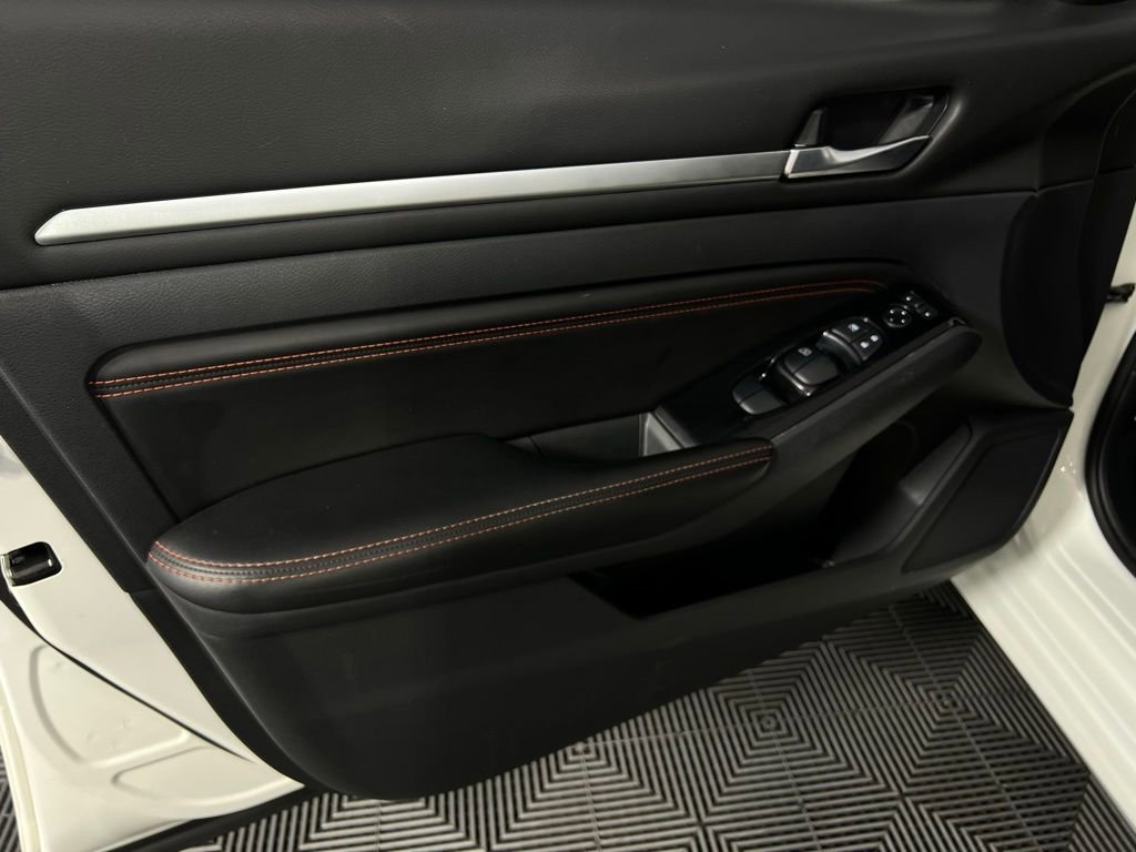 Used 2023 Nissan Altima 2.5 SR image 23
