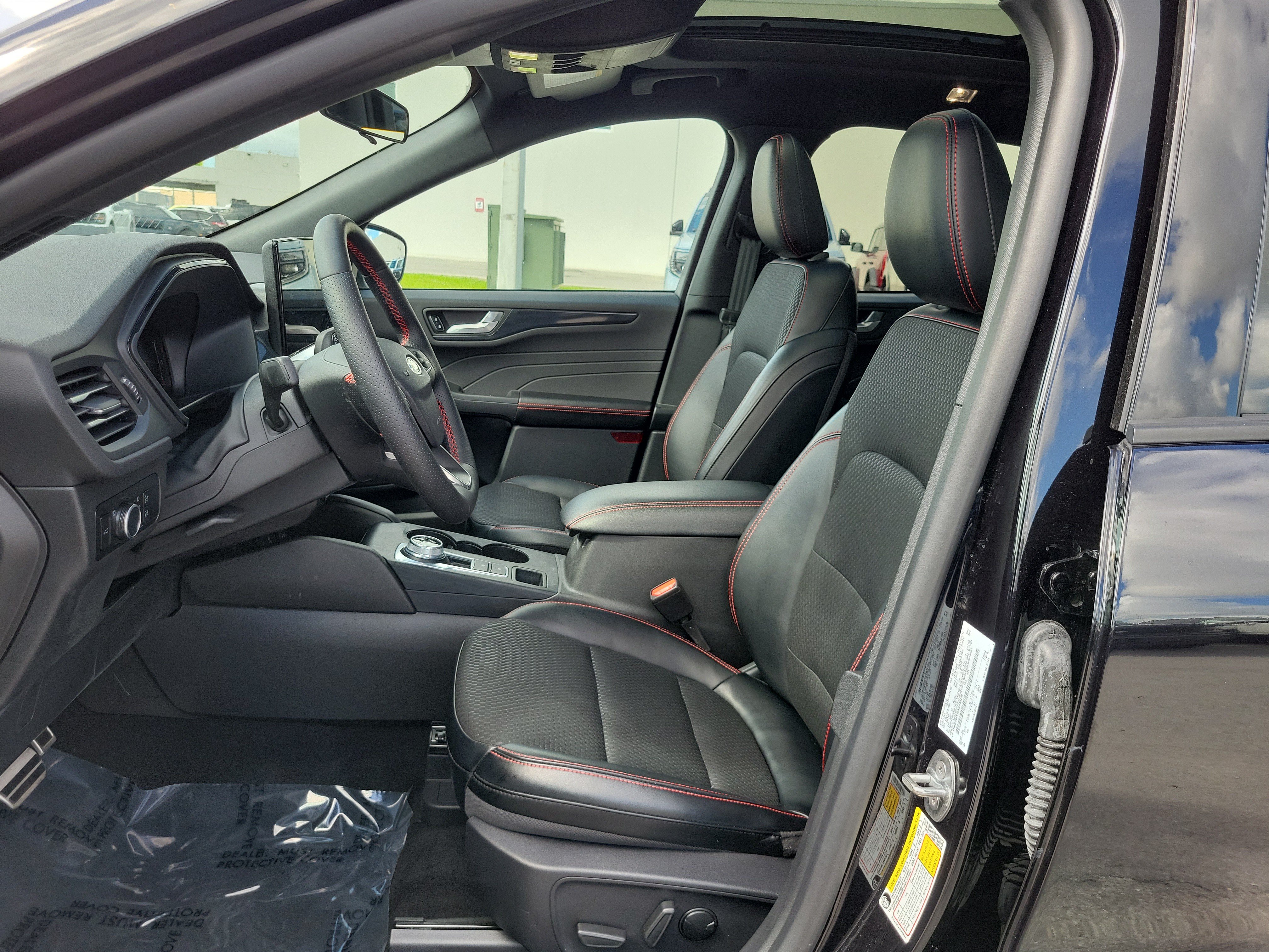 Used 2024 Ford Escape ST-Line w/ Tech Pack #1 FWD image 12