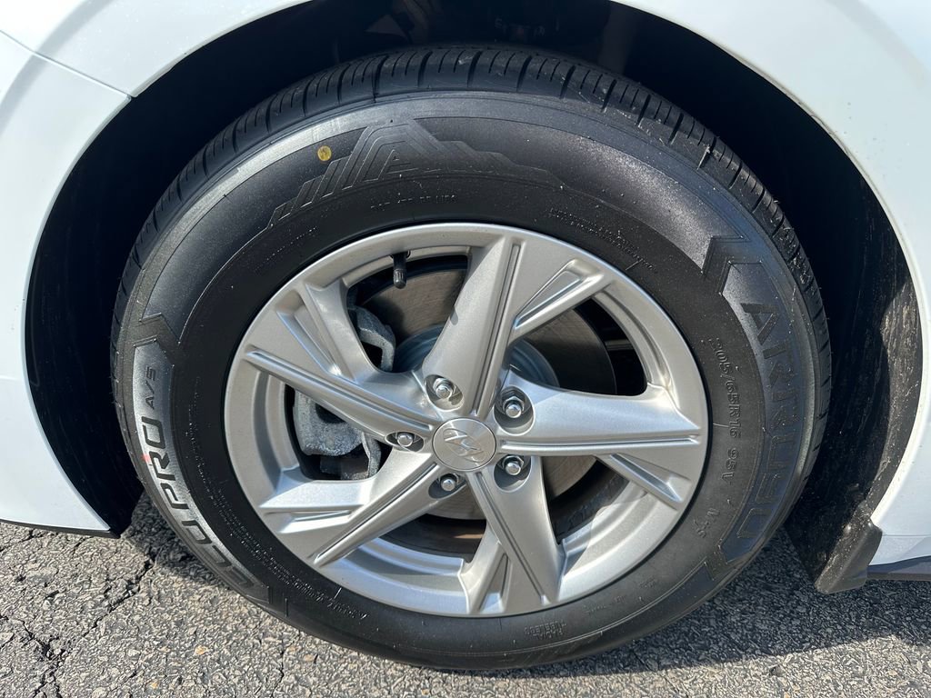 Used 2021 Hyundai Sonata SE w/ Preferred Accessory Package FWD image 31