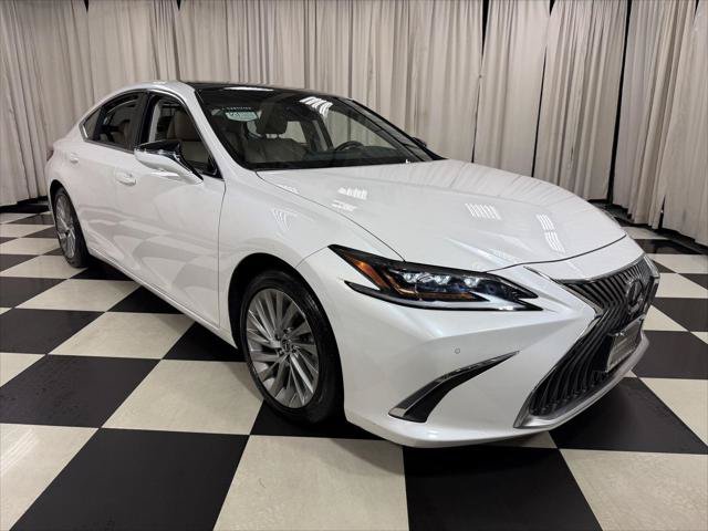 Certified 2021 Lexus ES 350 Ultra Luxury w/ Accessory Package 2