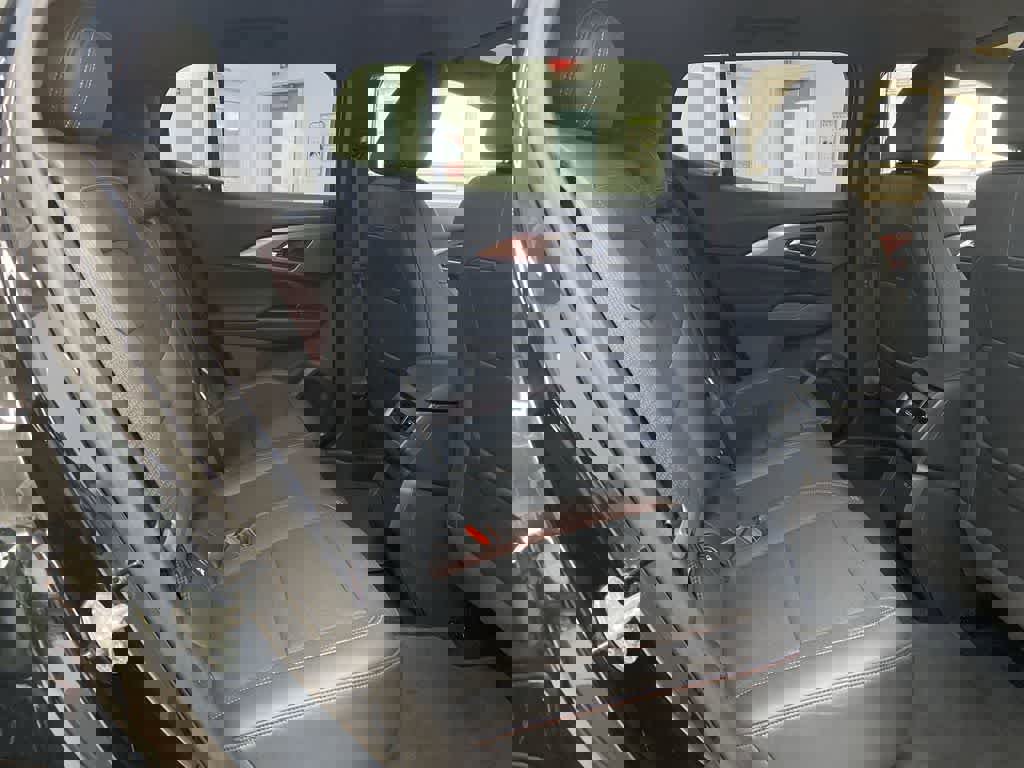 Used 2024 Chevrolet Equinox EV RS image 19