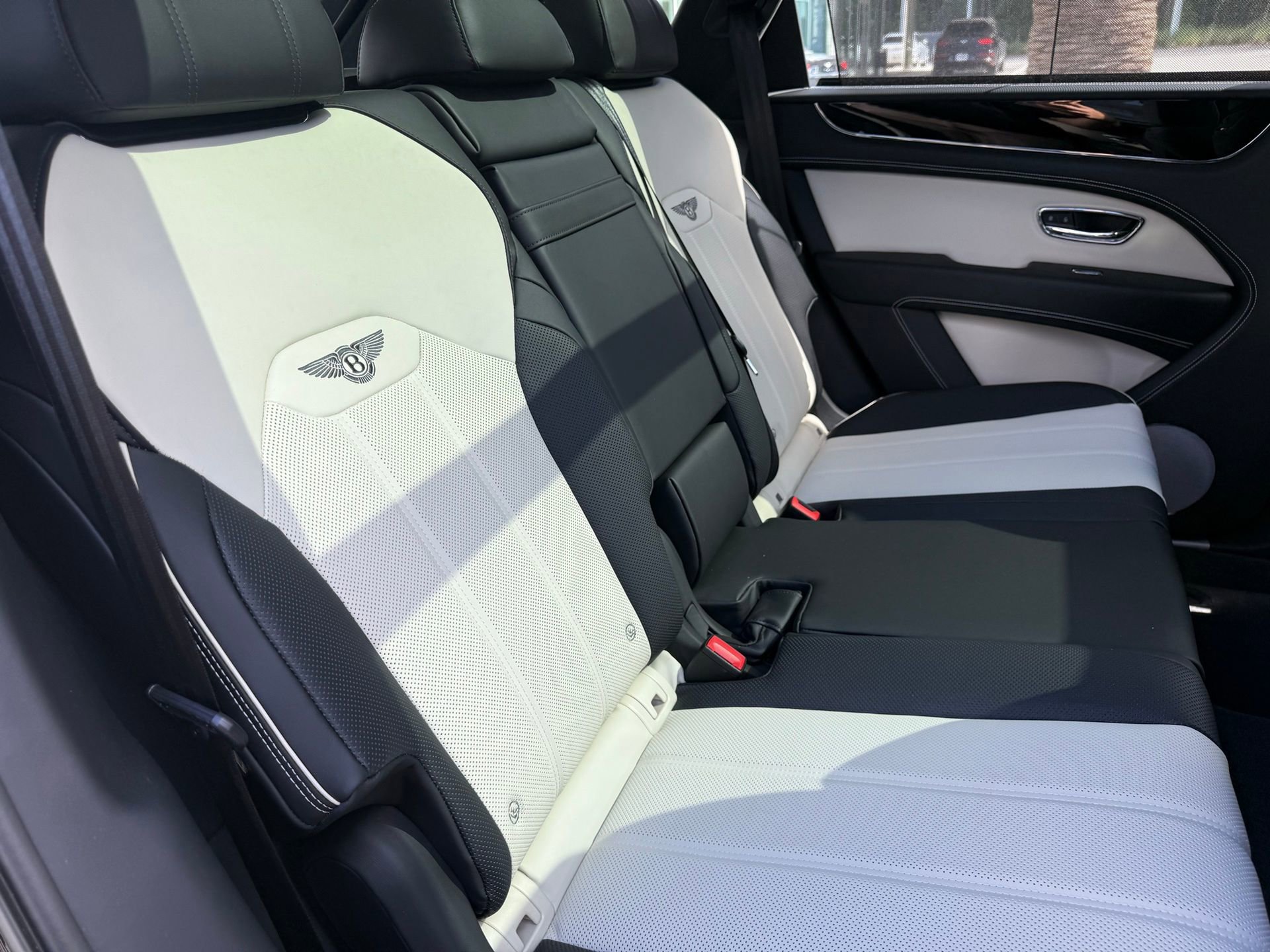New 2025 Bentley Bentayga image 27