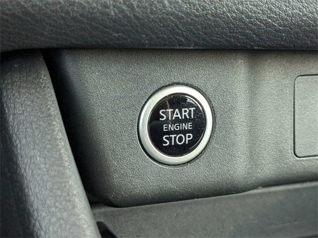 Used 2023 Nissan Rogue S image 5