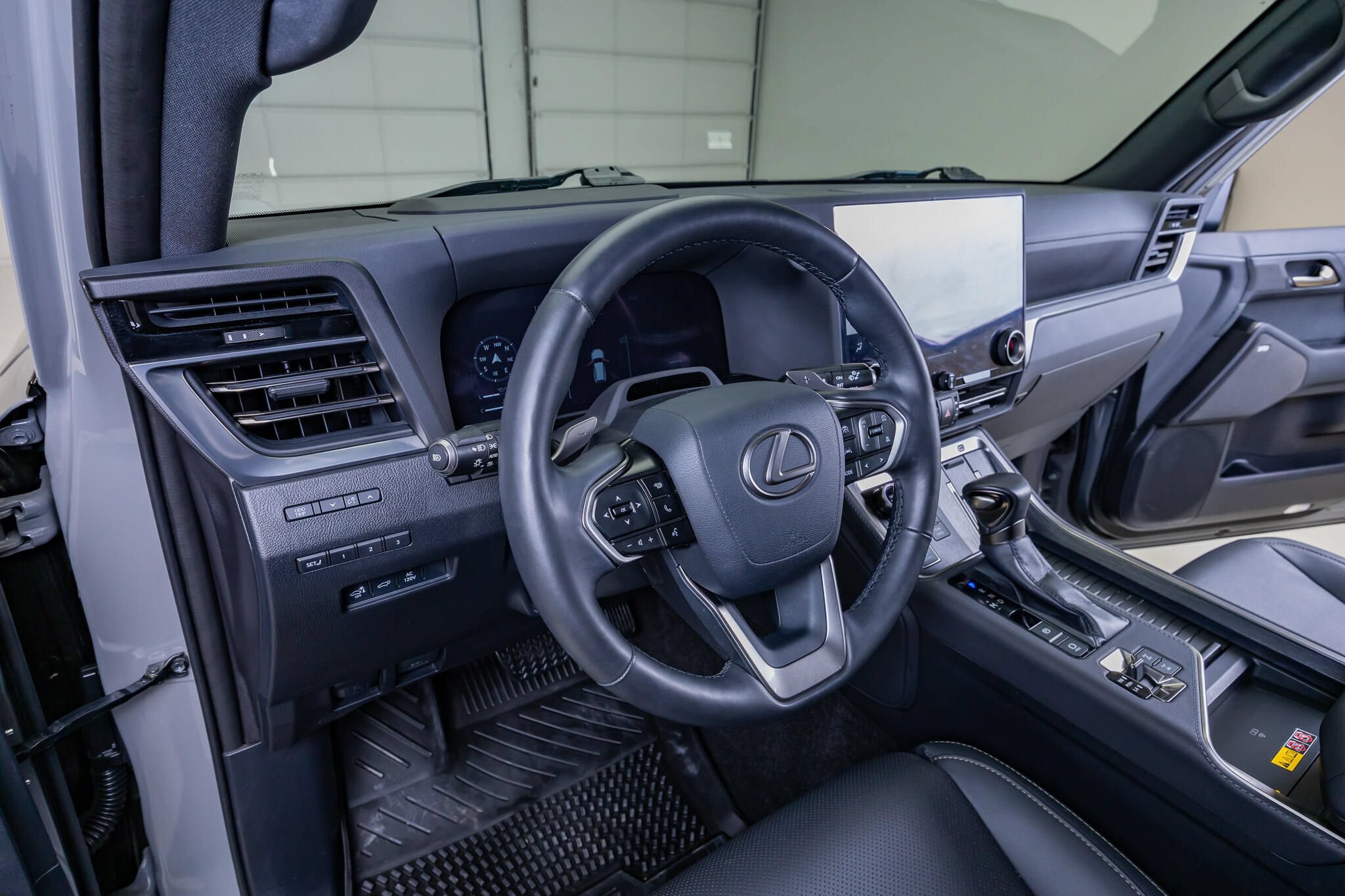 Used 2024 Lexus GX 550 AWD/4WD image 16