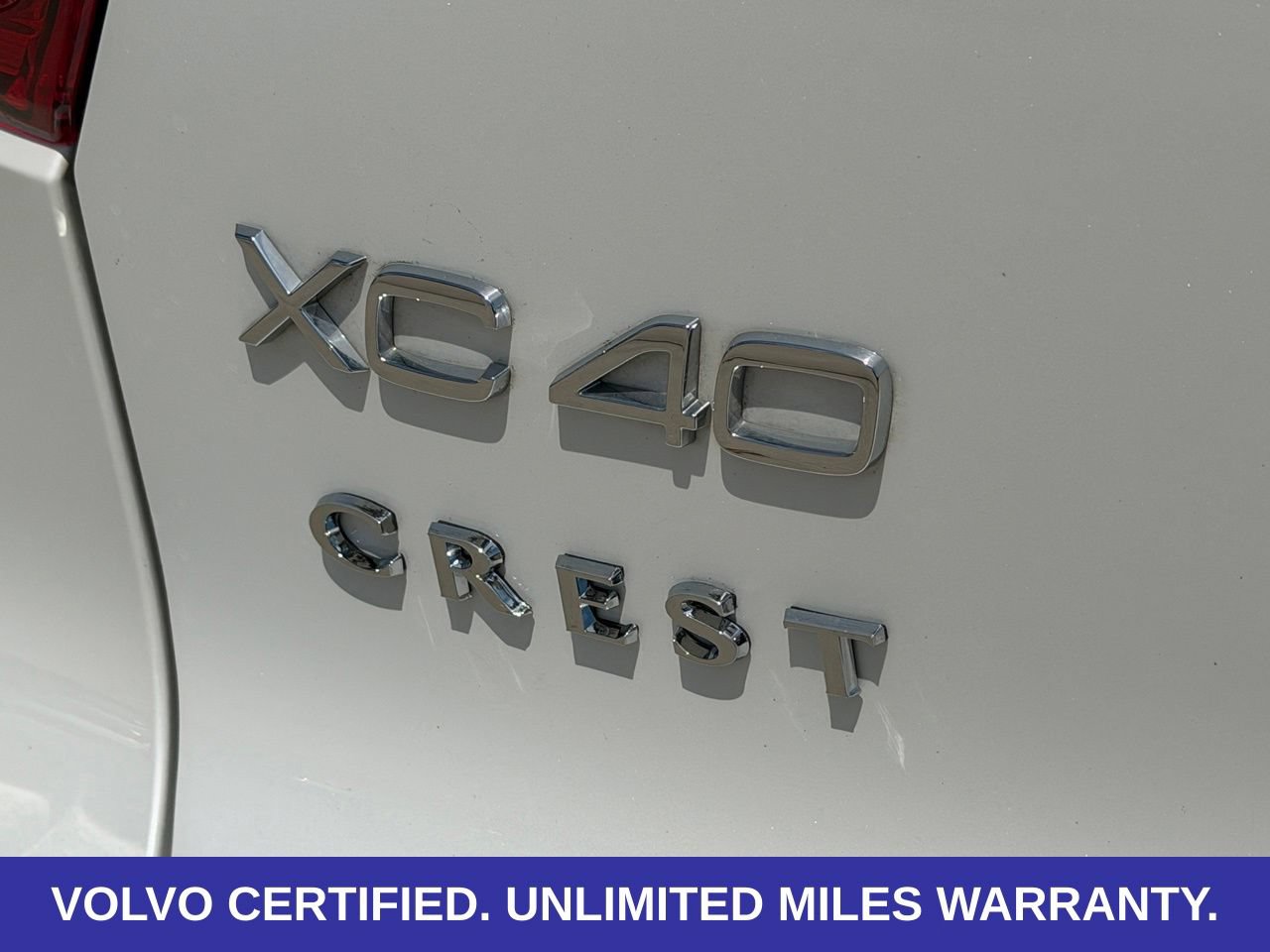 Certified 2026 Volvo XC40 B5 Plus AWD/4WD image 8
