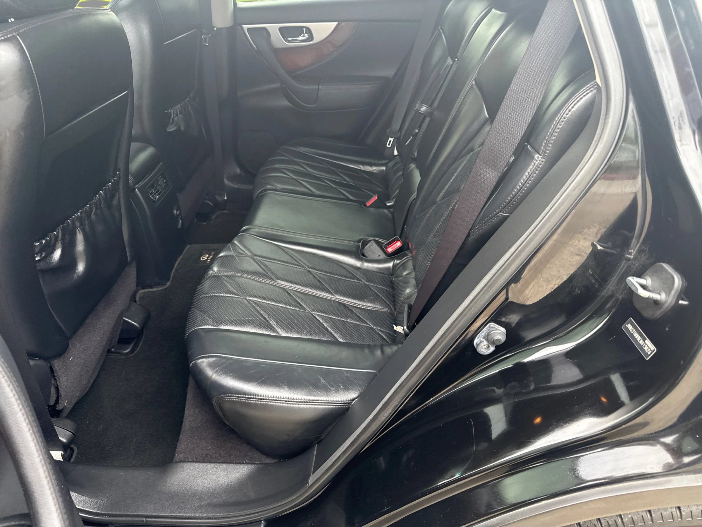 Used 2014 INFINITI QX70 AWD w/ Premium Package image 11
