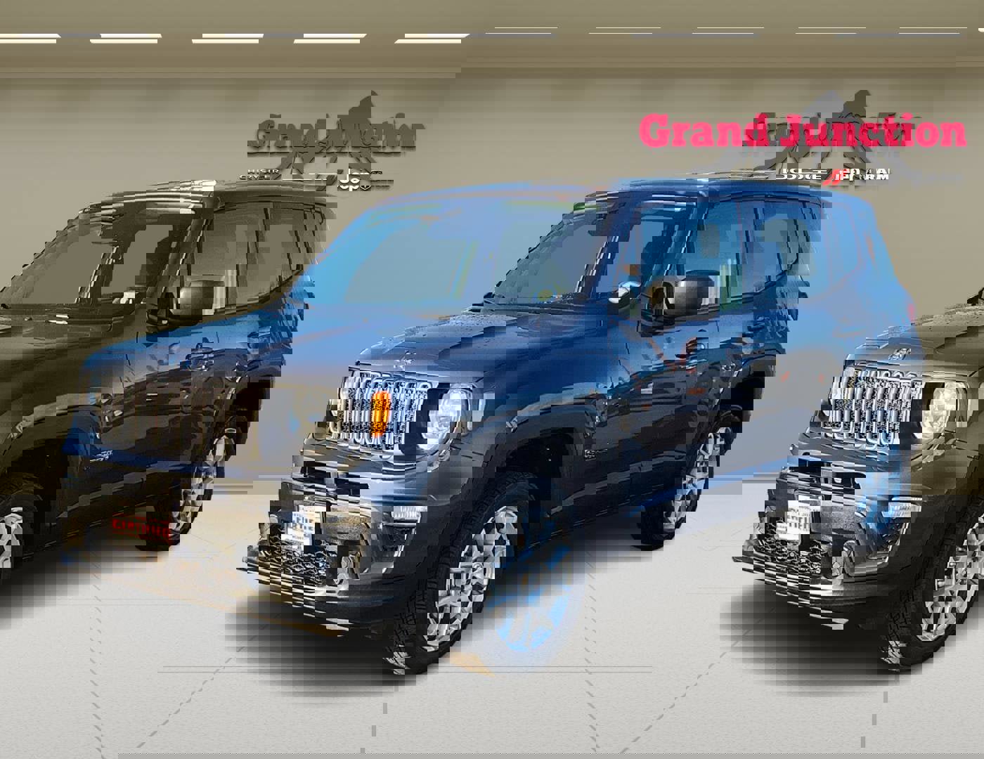 Used 2023 Jeep Renegade Latitude image 3