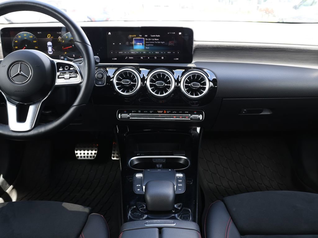 Used 2023 Mercedes-Benz CLA 250 4MATIC image 24