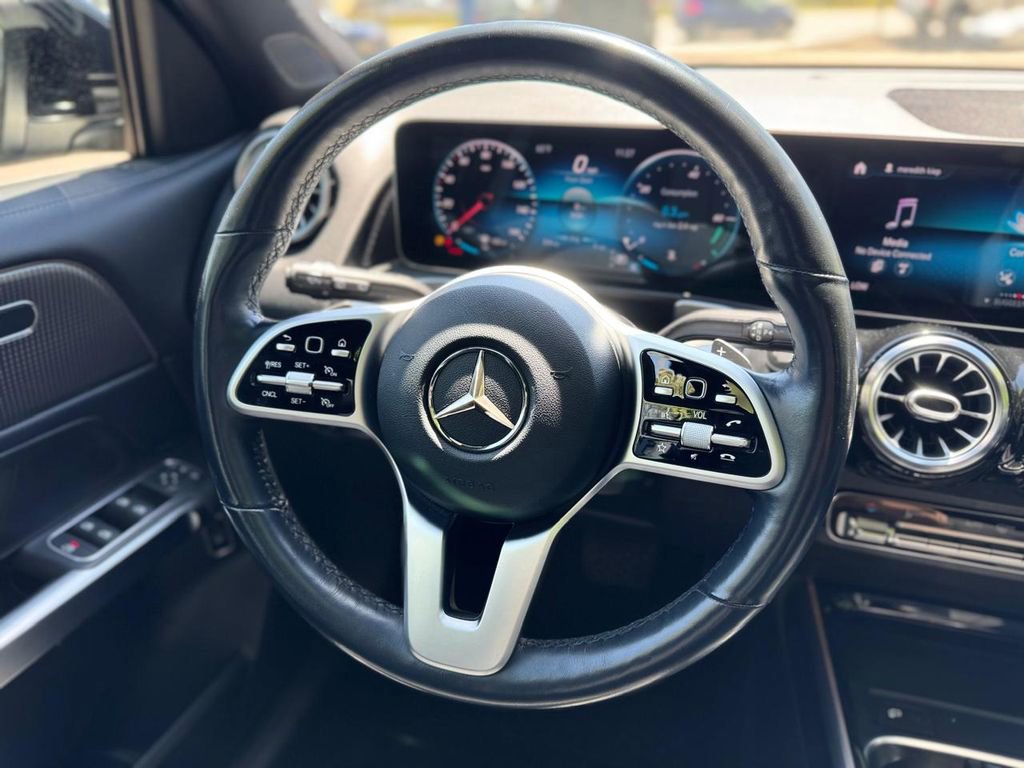 Used 2021 Mercedes-Benz GLB 250 4MATIC image 24