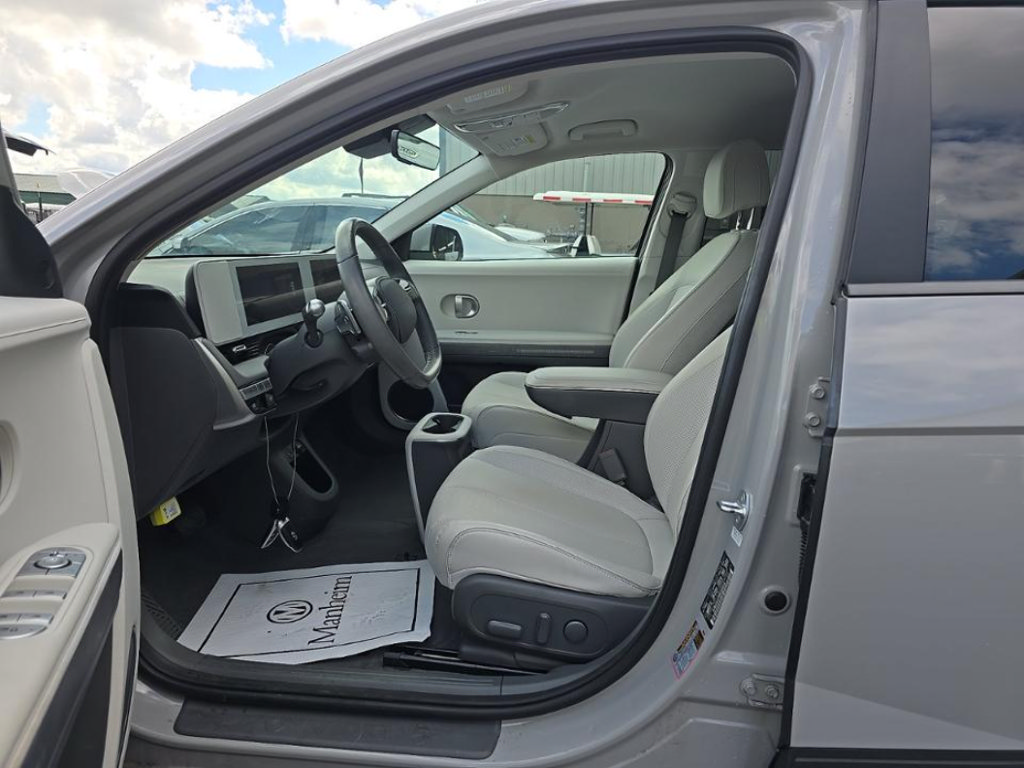 Used 2023 Hyundai Ioniq 5 SEL w/ Cargo Package AWD/4WD image 2