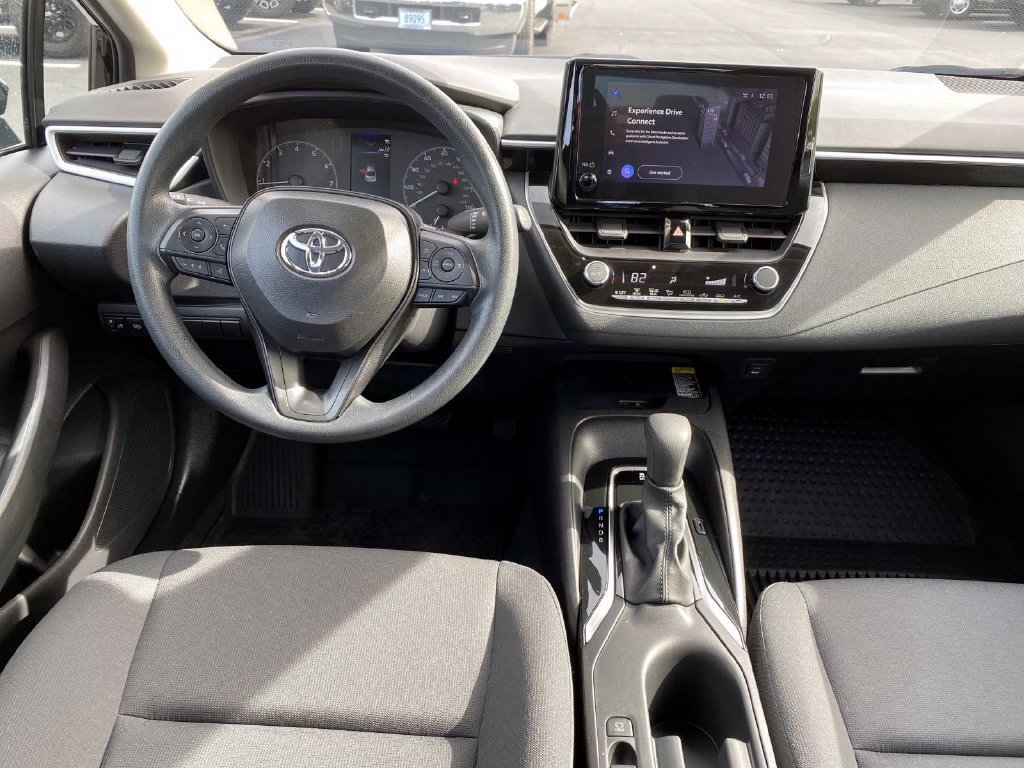 Used 2025 Toyota Corolla LE w/ LE Premium Package FWD image 9