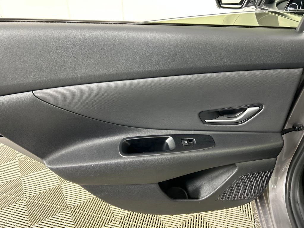 Certified 2024 Hyundai Elantra Limited image 15