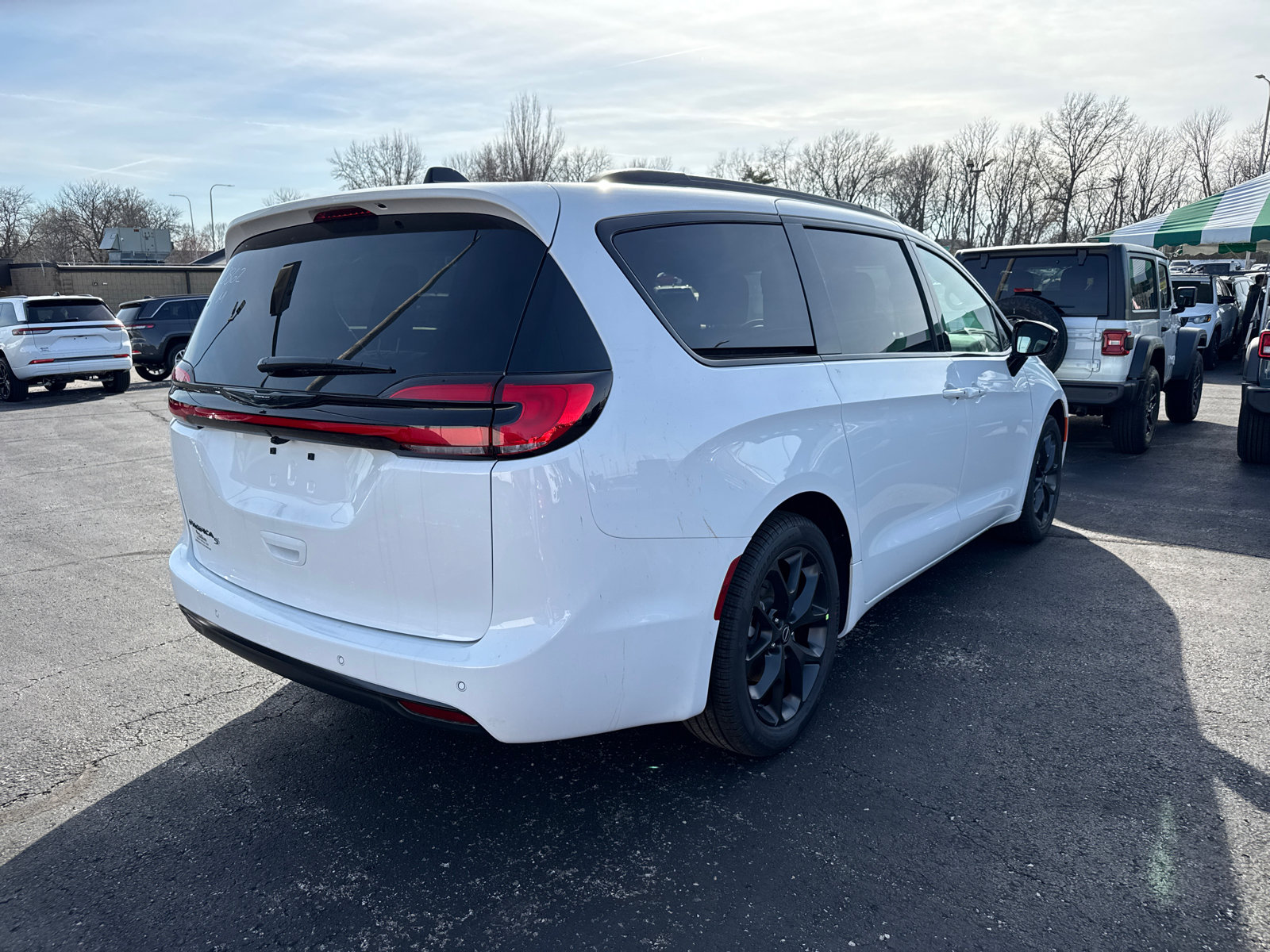 New 2026 Chrysler Pacifica Select w/ S Appearance Package FWD image 5