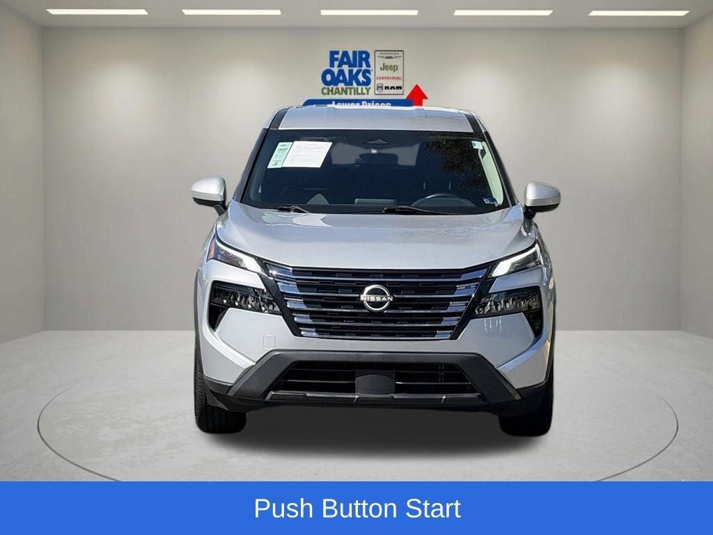 Used 2024 Nissan Rogue SV FWD image 5