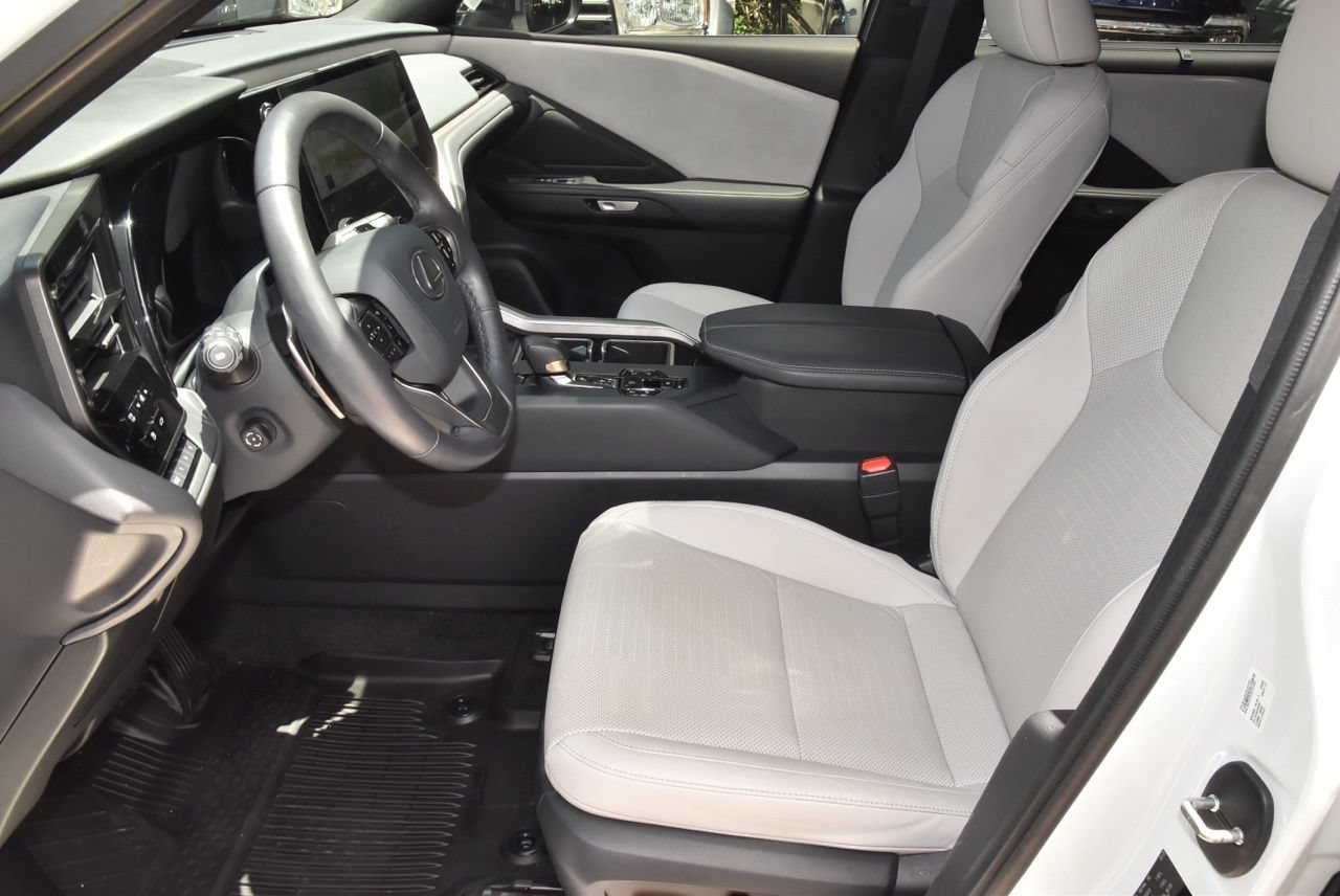Used 2025 Lexus TX 350 AWD w/ Technology Package image 13