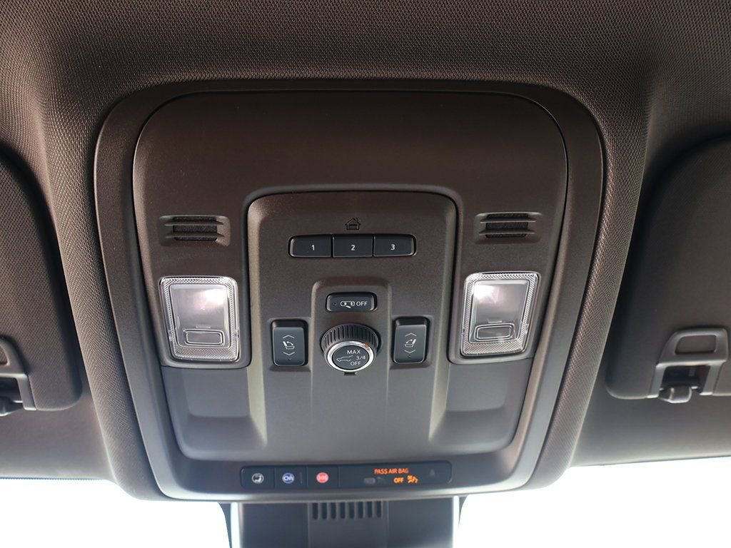 Used 2024 GMC Yukon SLT w/ SLT Luxury Package RWD image 53