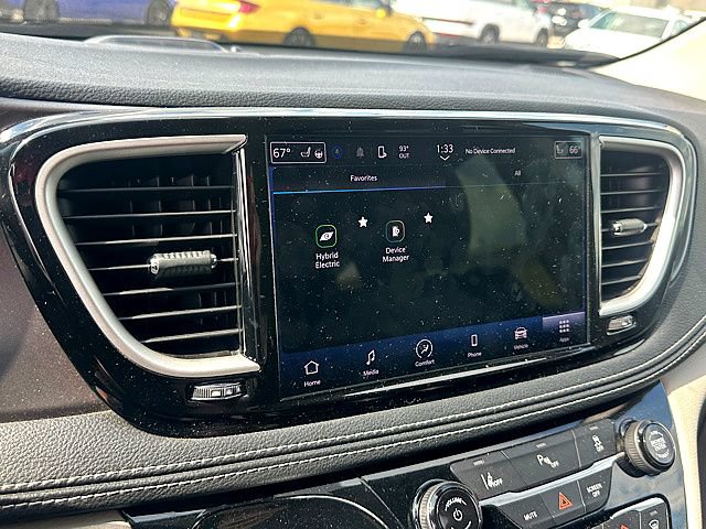 Used 2023 Chrysler Pacifica Touring-L FWD image 25