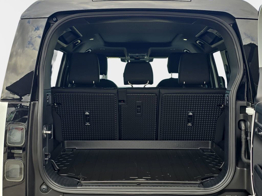New 2026 Land Rover Defender 110 X-Dynamic SE AWD/4WD image 12