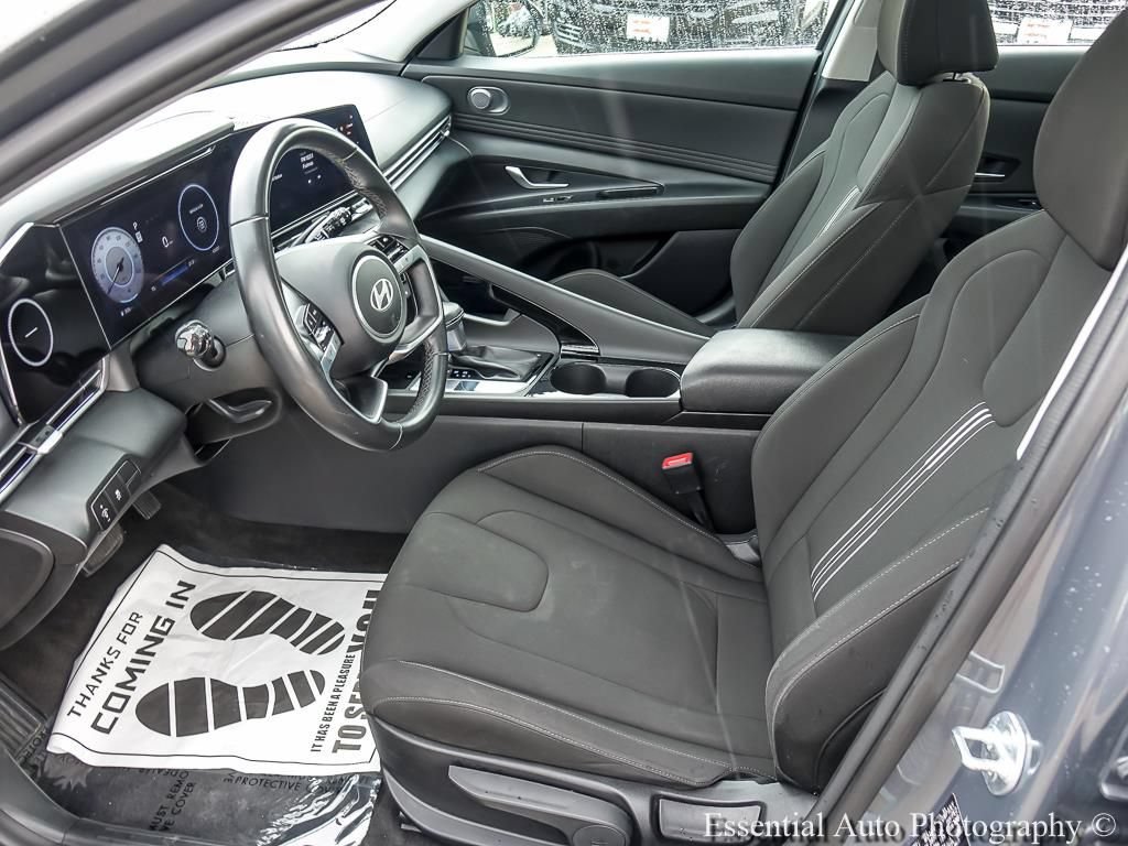 Used 2025 Hyundai Elantra SEL FWD image 9