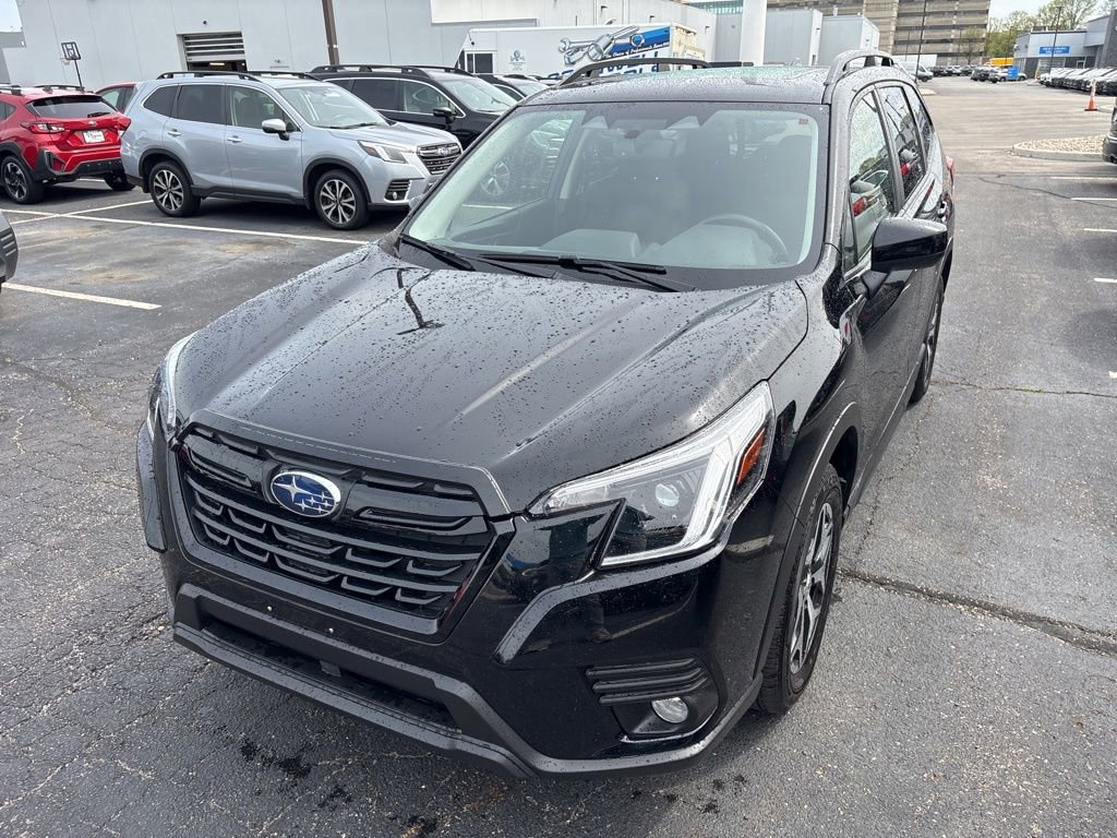 Certified 2023 Subaru Forester Premium AWD/4WD image 6