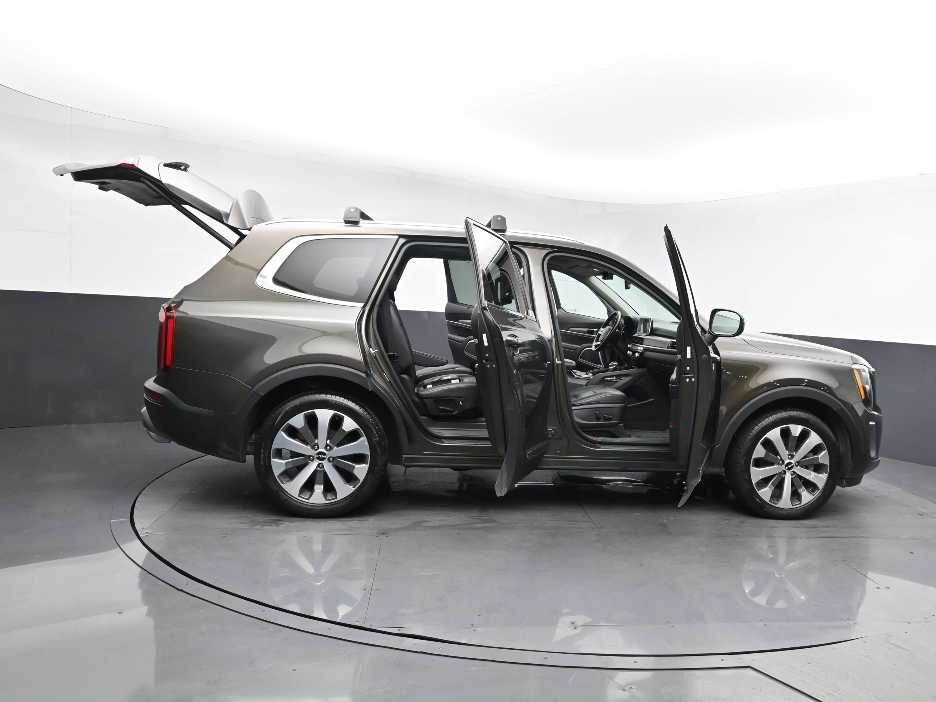 Used 2022 Kia Telluride EX w/ EX Premium Package image 31