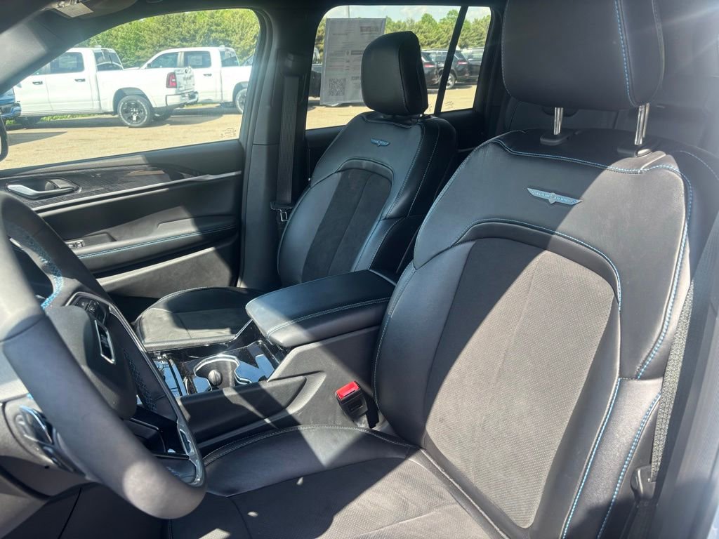 Used 2022 Jeep Grand Cherokee Trailhawk AWD/4WD image 13