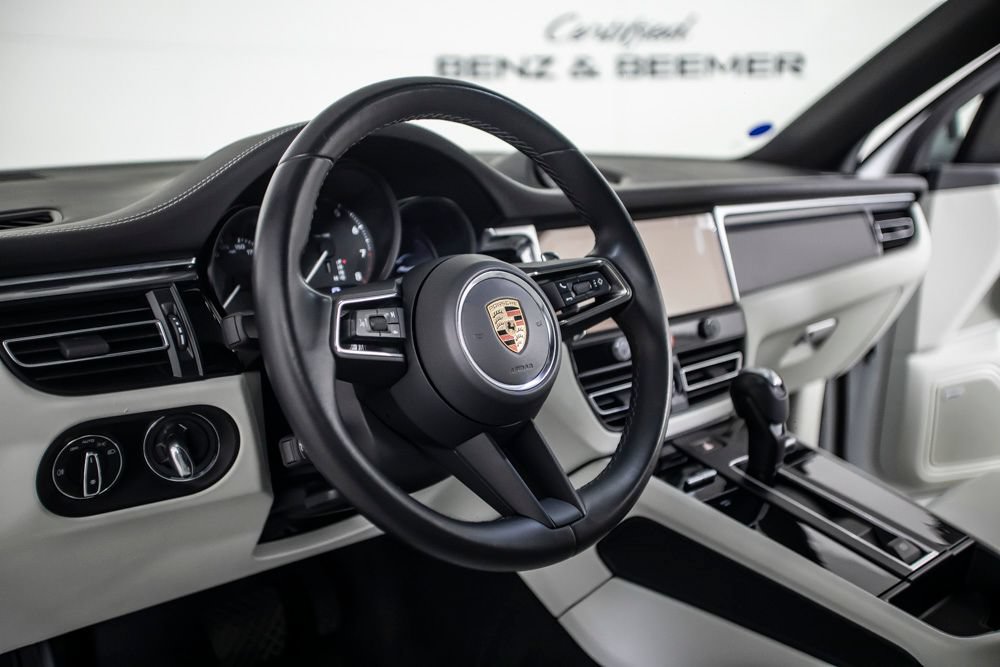 Used 2024 Porsche Macan w/ Premium Plus Package AWD/4WD image 19