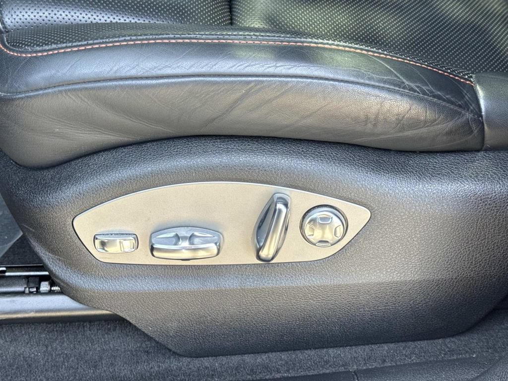 Used 2023 Porsche Macan Turbo AWD/4WD image 19