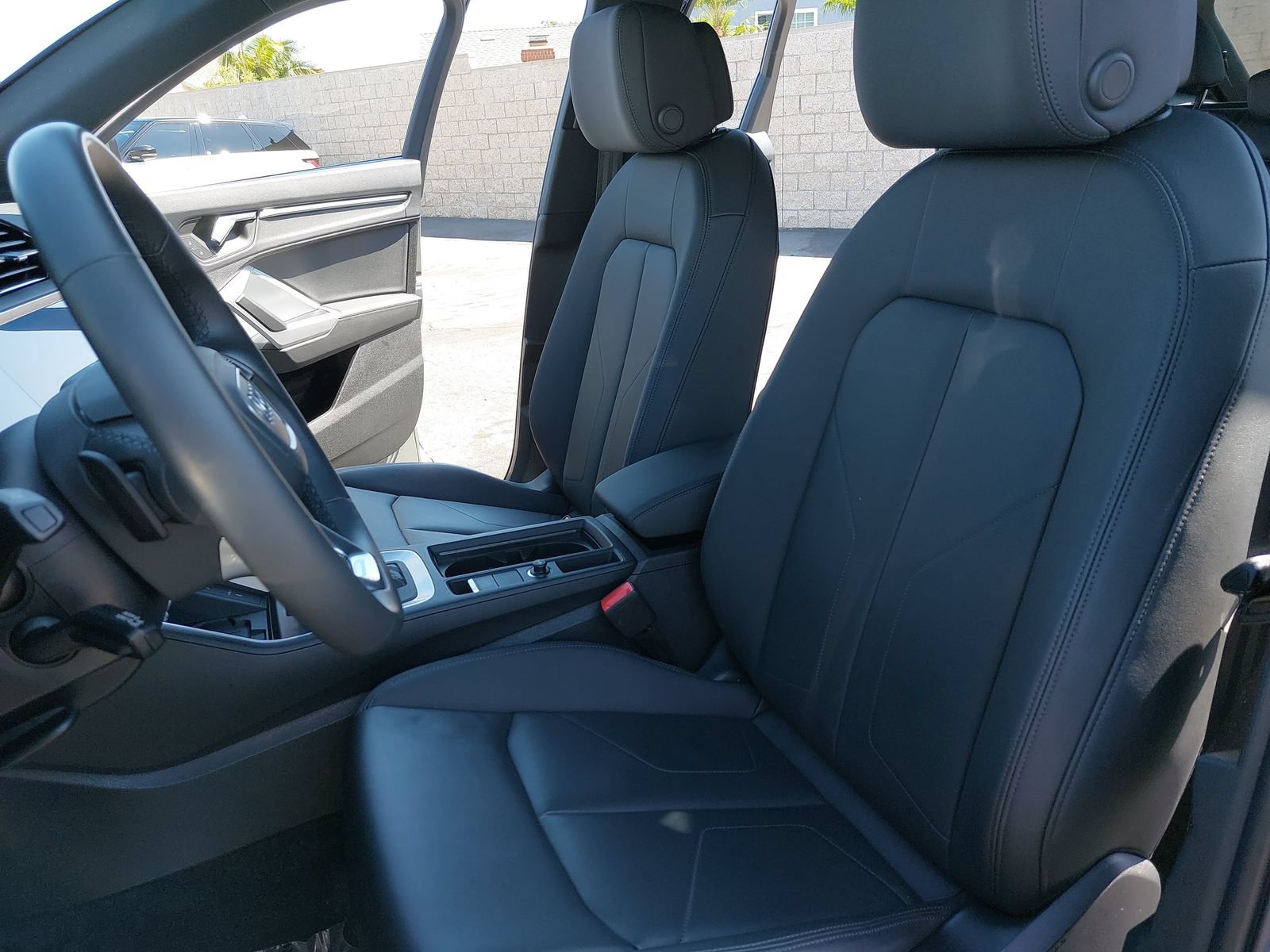 Certified 2025 Audi Q3 2.0T Premium w/ Convenience Package AWD/4WD image 15