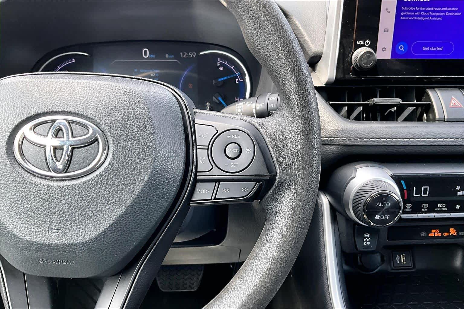 Used 2025 Toyota RAV4 XLE AWD/4WD image 24